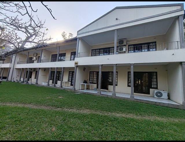 2 BEDROOM APARTMENT FOR SALE IN RENNIES BEACH